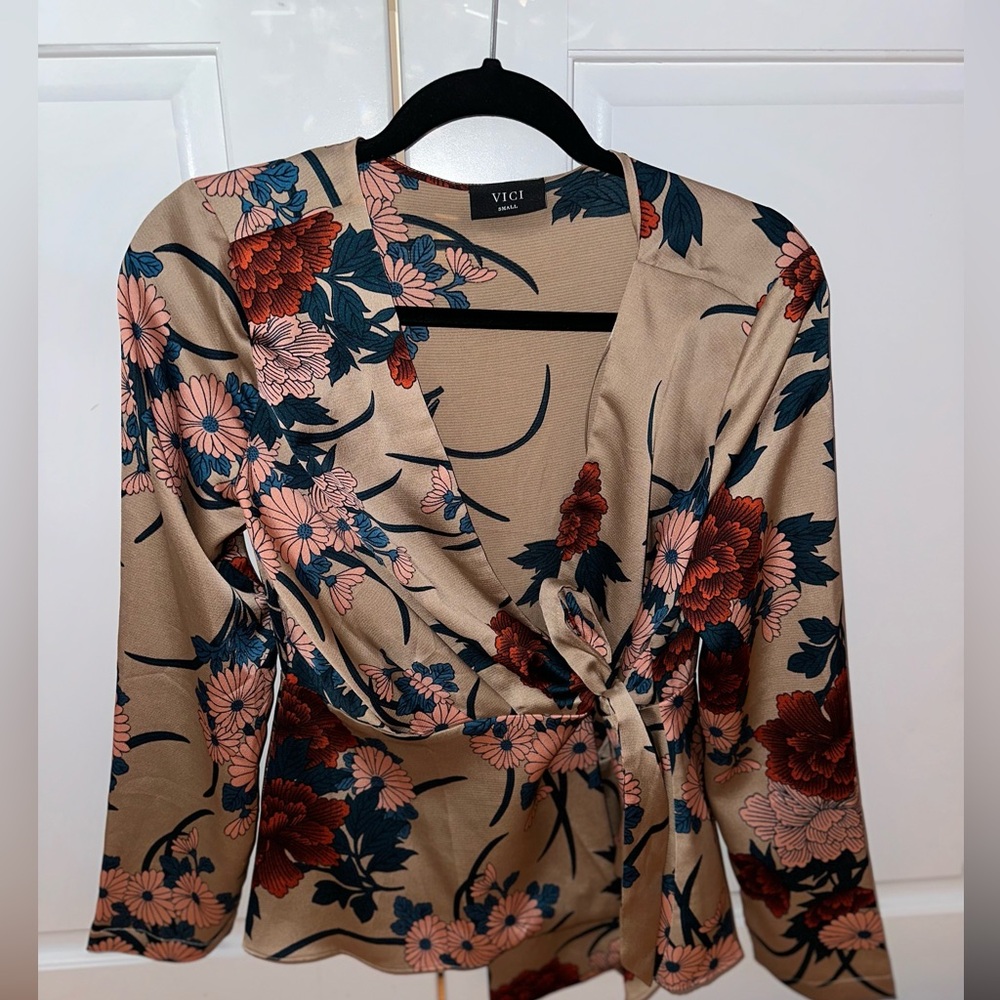 Vici floral blouse